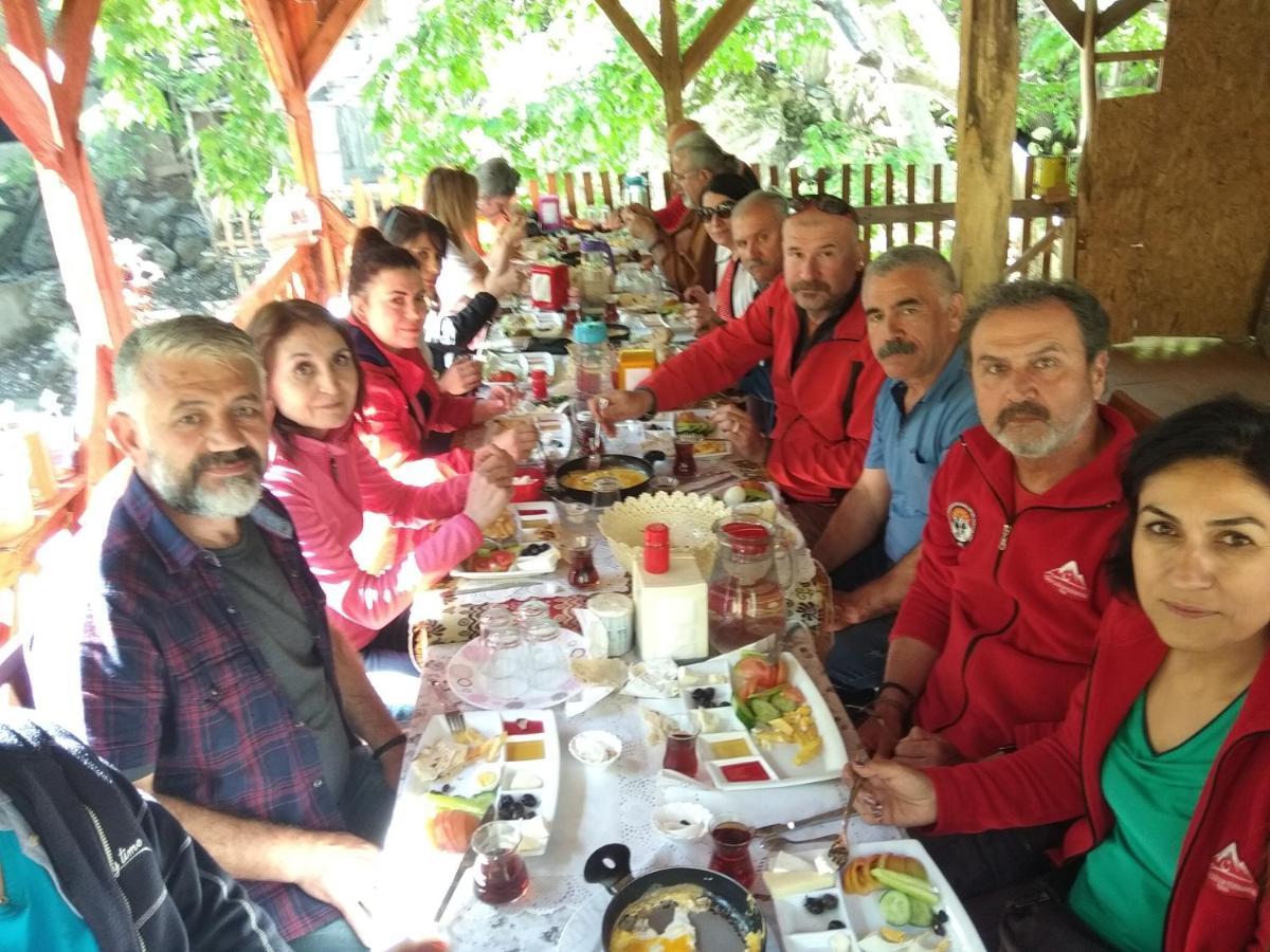 Kapuzbasi Selalesi Bastuerk Dinlenme Tesisleri 호텔 Büyükçakır 외부 사진